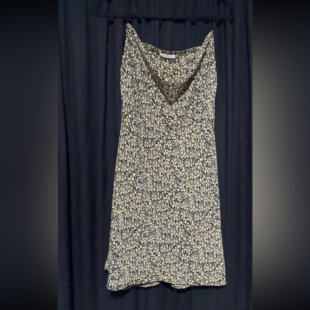 Yellow flower loose-fit summer dress